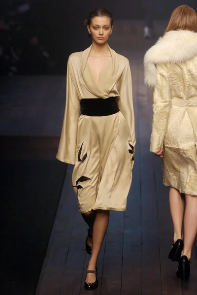 Look 30